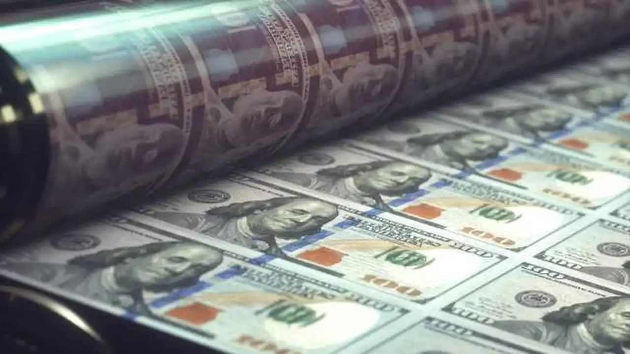 قفزة جديدة للعملة.. تحركات سعر الدولار تسبق قرار الفائدة في أوروبا اليوم